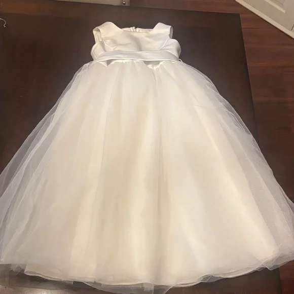 David’s Bridal Classic White Satin & Tulle Flower Girl Dress for Kids - Picture 1 of 5